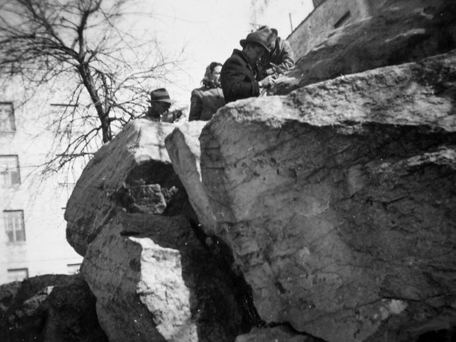 The Minerals of New York City: Collecting in March 1942 at marble outcrop at 207th Street Manhattan. 