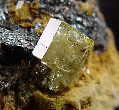 Mimetite on Cesarolite from Guatomo Mine, near Tham Thalu, south of Hat Yai, Yala Province, Thailand