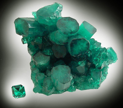 Chatham Emerald cluster and faceted stone (Synthetic) from Man-made