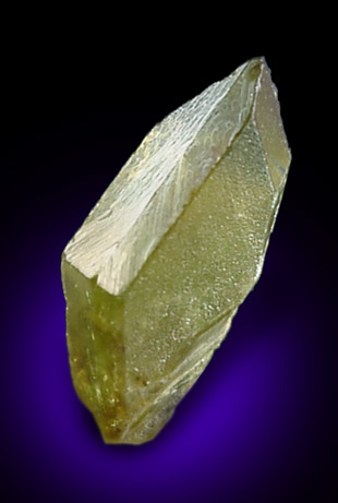 Titanite var. Sphene Twin from Campo Do Boa, Capelinha County, Minas Gerais, Brazil