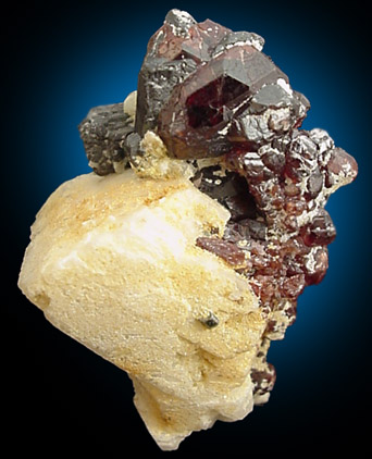 Columbite-(Fe) and Spessartine from Shengus, Skardu Road, Pakistan