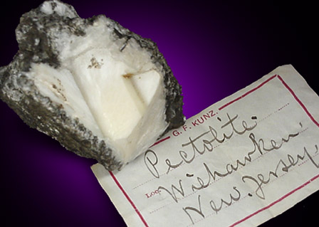Pectolite from Weehawken, Huson County, New Jersey
