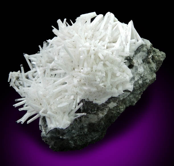 Natrolite from Millington Quarry, Bernards Township, Somerset County, New Jersey