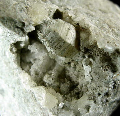 Weloganite from Francon Quarry, Montréal, Île de Montréal, Québec, Canada (Type Locality for Weloganite)