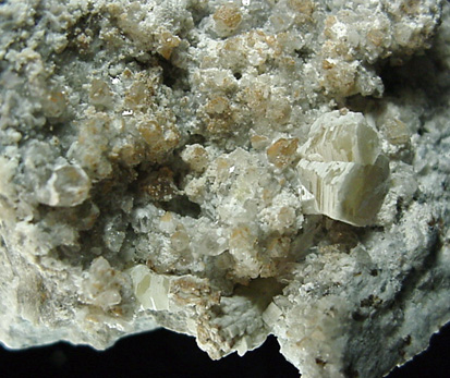 Weloganite from Francon Quarry, Montral, le de Montral, Qubec, Canada (Type Locality for Weloganite)