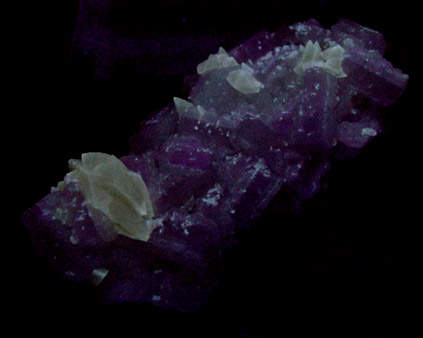 Hydroxyapophyllite-(K) (formerly apophyllite-(KOH)) and Calcite from Goose Creek Quarry, near Leesburg, Loudon County, Virginia