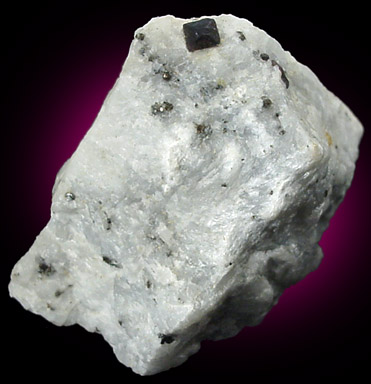 Spinel from Lime Crest Quarry (Limecrest), Sussex Mills, 4.5 km northwest of Sparta, Sussex County, New Jersey