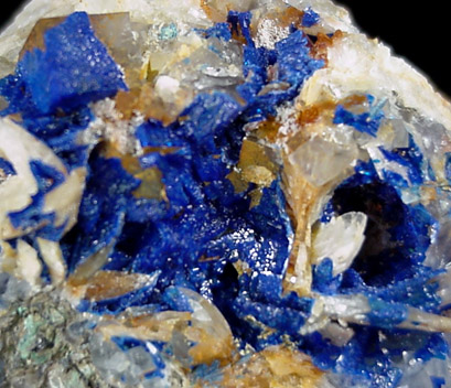 Linarite on Barite, Fluorite from Blanchard Mine, Hansonburg District, 8.5 km south of Bingham, Socorro County, New Mexico