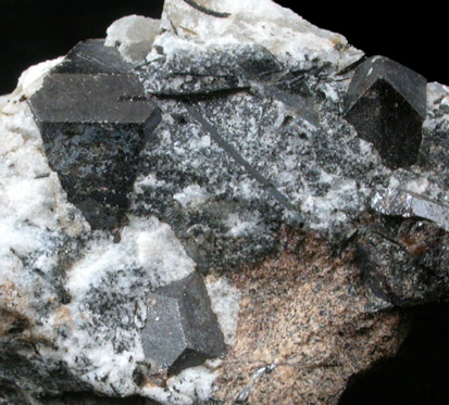 Lorenzenite var. Ramsayite from Mount Flora, Lovozero massif, Kola Peninsula, Russia