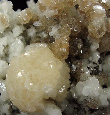 Heulandite-Ca and Stilbite from Braen's Quarry, Haledon, Passaic County, New Jersey