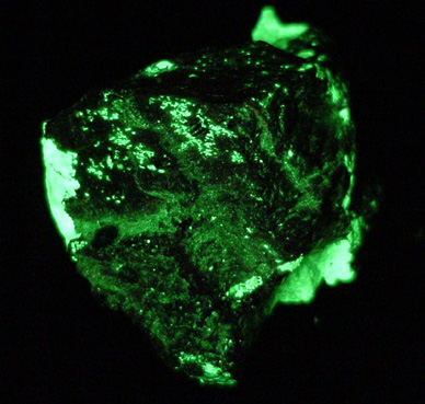 Bustamite and Willemite from Franklin Mining District, Sussex County, New Jersey (Type Locality for Bustamite)