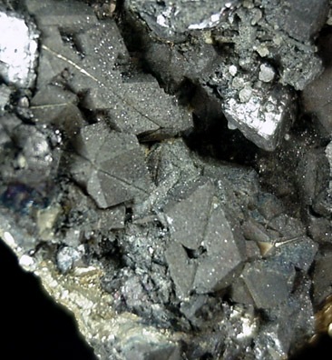 Enargite (twinned crystal) from Casapalca District, Huarochiri Province, Peru