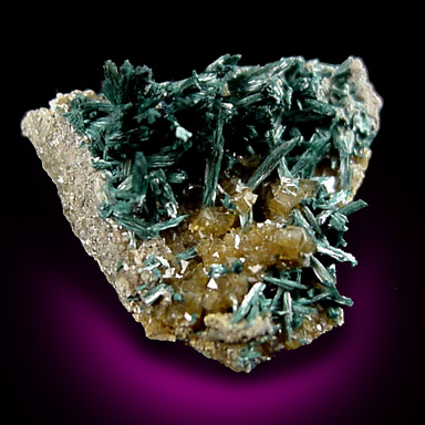 Gormanite and Siderite from Rapid Creek, 70 km northwest of Aklavik, Yukon, Canada (Type Locality for Gormanite)