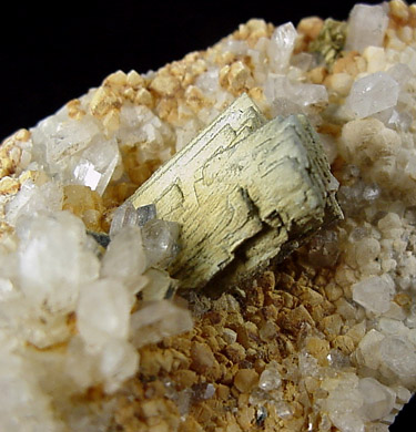 Babingtonite on Quartz from Cinque Quarry, East Haven, New Haven County, Connecticut