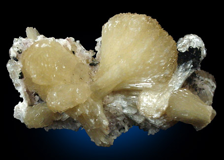 Stilbite with Quartz from Upper New Street Quarry, Paterson, Passaic County, New Jersey