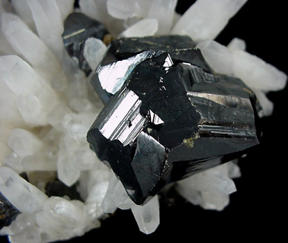 Sphalerite on Quartz from Huaron District, Cerro de Pasco Province, Pasco Department, Peru