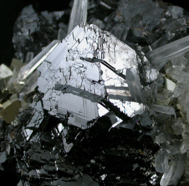 Sphalerite, Quartz, Pyrite from Pasto Bueno District, Pallasca Province, Ancash Department, Peru