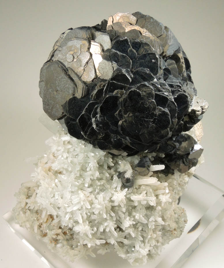 Sphalerite on Quartz from Nikolaevskiy Mine, Dalnegorsk, Primorskiy Kray, Russia
