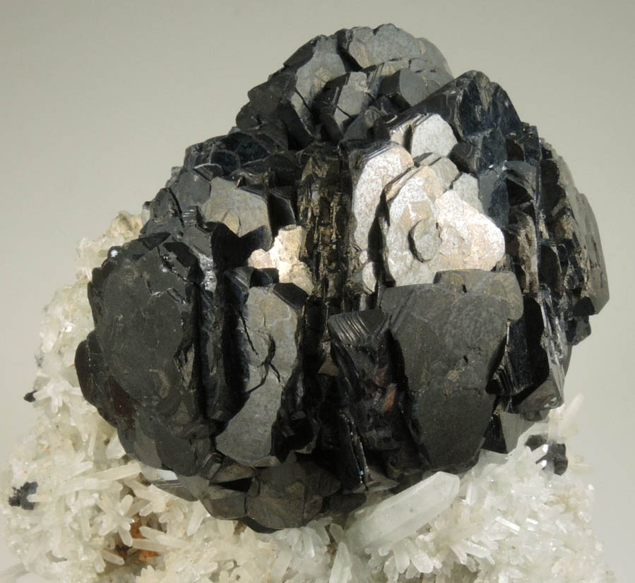 Sphalerite on Quartz from Nikolaevskiy Mine, Dalnegorsk, Primorskiy Kray, Russia