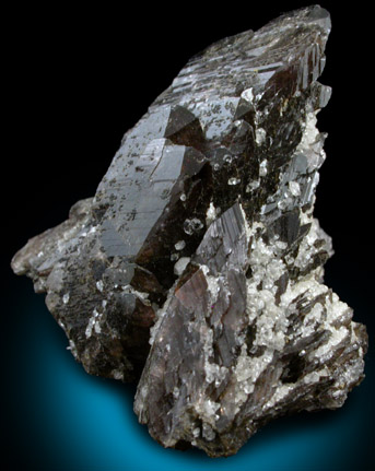 Axinite-(Fe) from Dalnegorsk, Primorskiy Kray, Russia