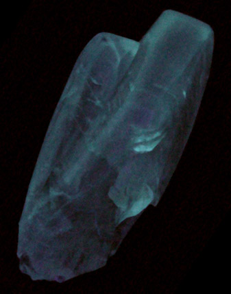 Calcite (fluorescent and phosphorescent) from Jose Maria Patoni, Durango, Mexico