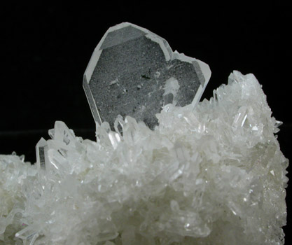 Quartz (Japan Law-twinned) from Huallapon Mine, Pasto Bueno District, Ancash Department, Peru