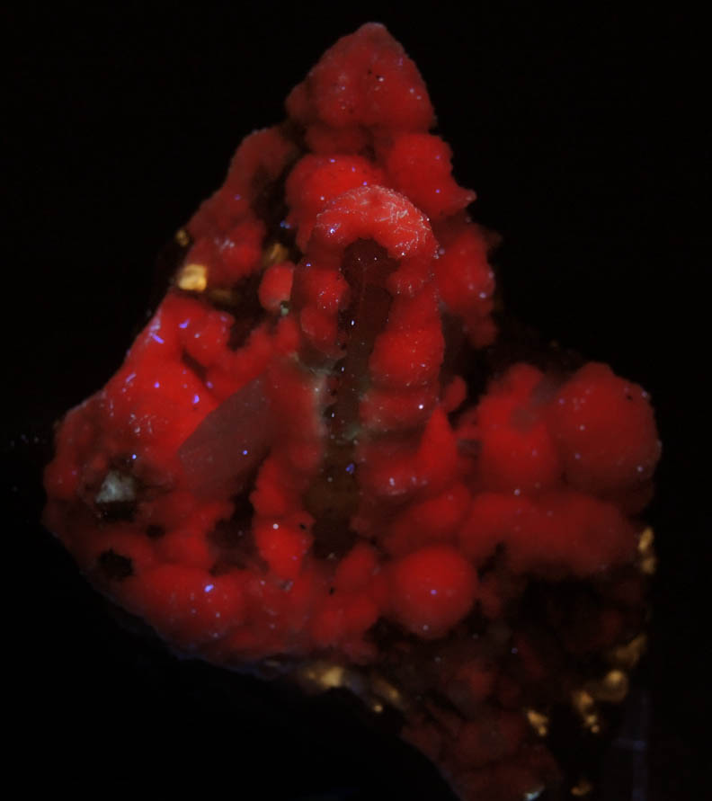 Rhodochrosite over Quartz with Barite from N'Chwaning II Mine, Kalahari Manganese Field, Northern Cape Province, South Africa