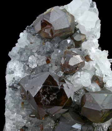 Sphalerite (Spinel-law twinned crystals) on Quartz from Luan Shui Mine, Hunan, China