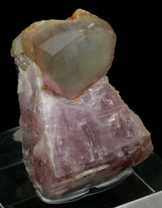 Elbaite Tourmaline on Fluorapatite from (Mesa Grande District), San Diego County, California