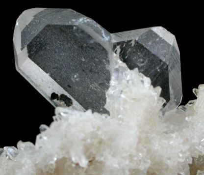 Quartz (Japan Law-twinned) from Huallapon Mine, Pasto Bueno District, Ancash Department, Peru