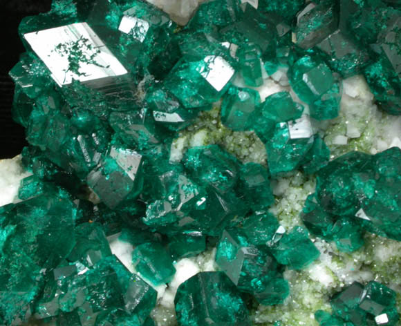 Dioptase with Cerussite on Calcite with Duftite from Tsumeb Mine, Otavi-Bergland District, Oshikoto, Namibia (Type Locality for Duftite)