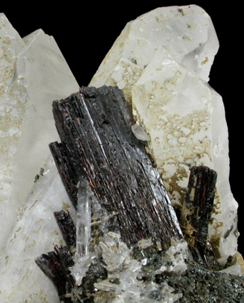 Huebnerite and Quartz from Huallapon Mine, Pasto Bueno, Ancash Province, Peru