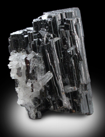 Huebnerite and Quartz from Huallapon Mine, Pasto Bueno, Ancash Province, Peru