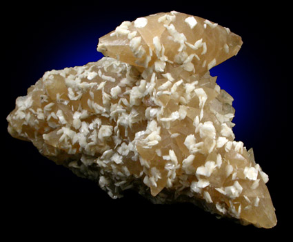 Barite on Calcite from Pugh Quarry, 6 km NNW of Custar, Wood County, Ohio