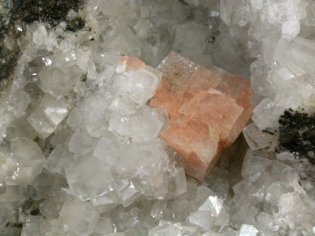 Chabazite on Quartz and Calcite from Upper New Street Quarry, Paterson, Passaic County, New Jersey