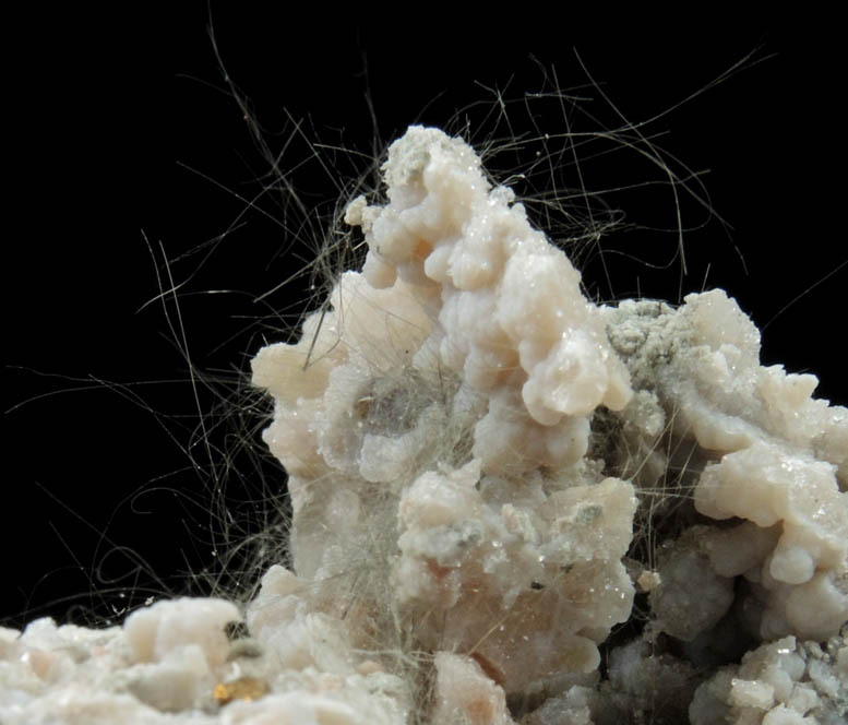 Millerite in Quartz Geode from US Route 27 road cut, Halls Gap, Lincoln County, Kentucky