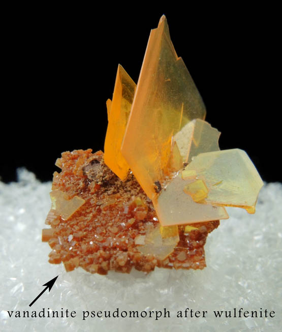 Wulfenite with Vanadinite pseudomorphs after Wulfenite from Rowley Mine, 20 km northwest of Theba, Painted Rock Mountains, Maricopa County, Arizona