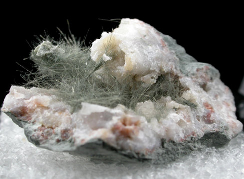 Millerite in Quartz Geode from US Route 27 road cut, Halls Gap, Lincoln County, Kentucky