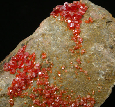 Vanadinite from Apache Mine (Vanadium Shaft), 8 km north of Globe, Gila County, Arizona