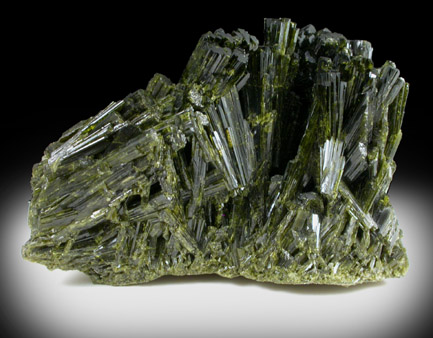 Epidote from Bourg d'Oisans, Isere, Dauphine Region, Rhone-Alpes, France (Type Locality for Epidote)