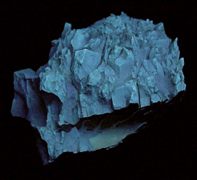 Kaolinite with dendritic patterns from Vance County, North Carolina