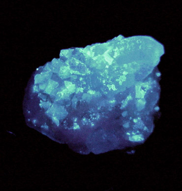 Scheelite on Quartz from Yaogangxian Mine, Nanling Mountains, Hunan Province, China