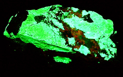 Axinite-(Fe), Willemite, Andradite from Franklin Mining District, Sussex County, New Jersey