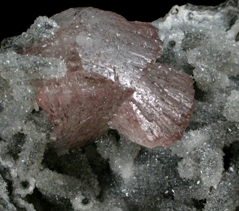 Heulandite-Ca on Quartz pseudomorphs after Calcite from Sawda, Maharashtra, India