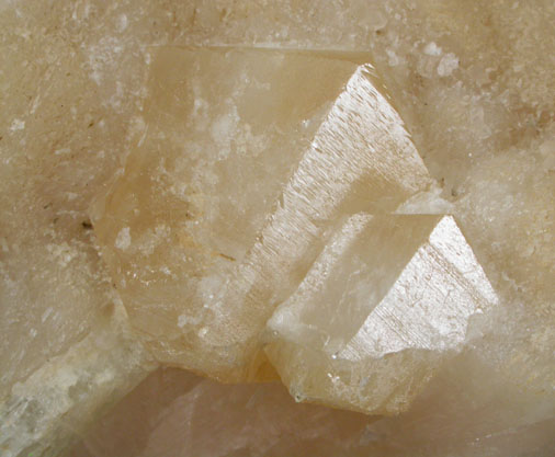 Powellite in Stilbite-Ca from Pandulena Hill near Nashik, Maharashtra, India