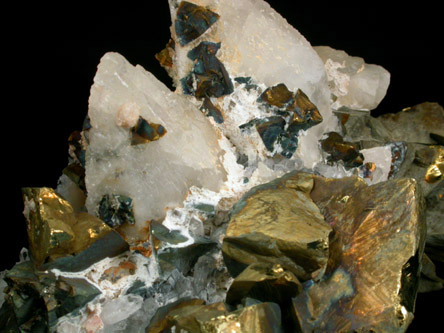 Chalcopyrite and Calcite on Quartz from Concepcin del Oro, Zacatecas, Mexico