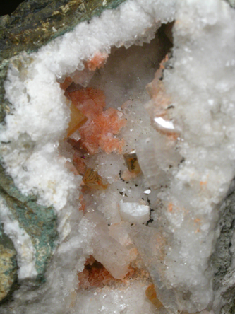 Heulandite-Ca Gmelinite, Calcite, Quartz from Upper New Street Quarry, Paterson, Passaic County, New Jersey