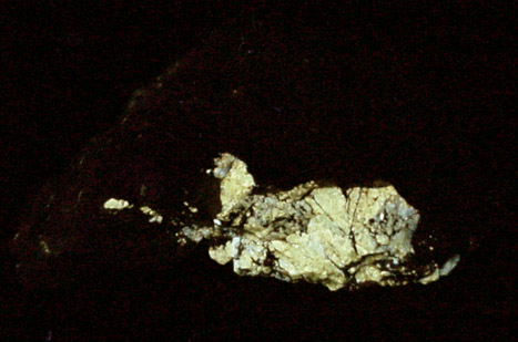 Powellite from El Paso Mountains, Kern County, California