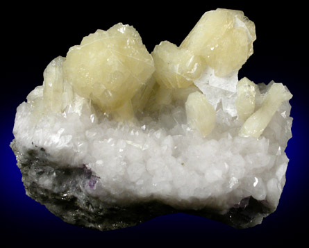 Stilbite, Quartz, Calcite from Thomaston Dam Railroad Cut, Thomaston, Litchfield County, Connecticut