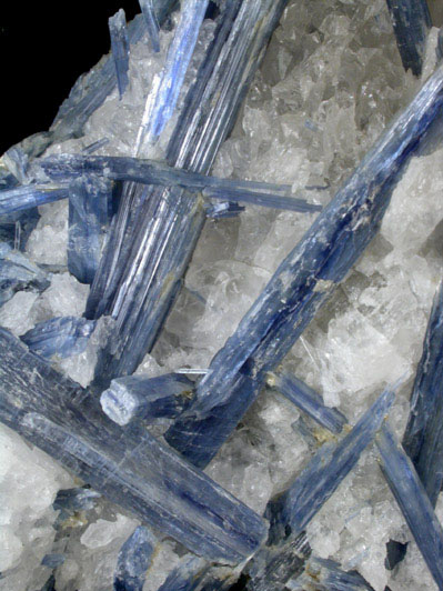 Kyanite in Quartz from Barra do Salinas, Coronel Murta, Minas Gerais, Brazil